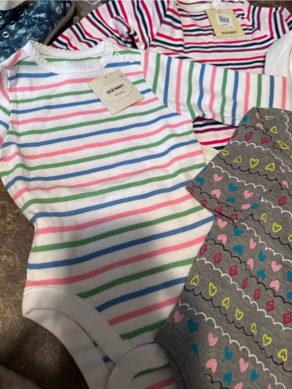 NWT 3/3-6mth baby 4 Bodysuits with Pink fleece pants